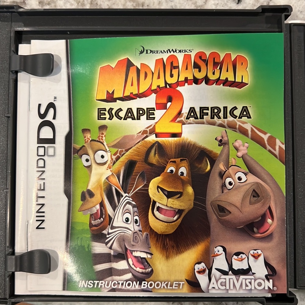 Madagascar: Escape 2 Africa (Nintendo DS, 2008) Complete CIB - Picture 3 of 4